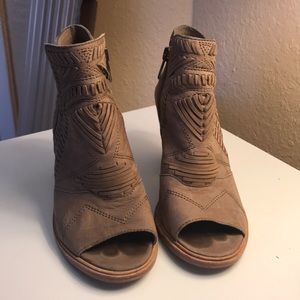 Vince Camuto Peep Toe Booties